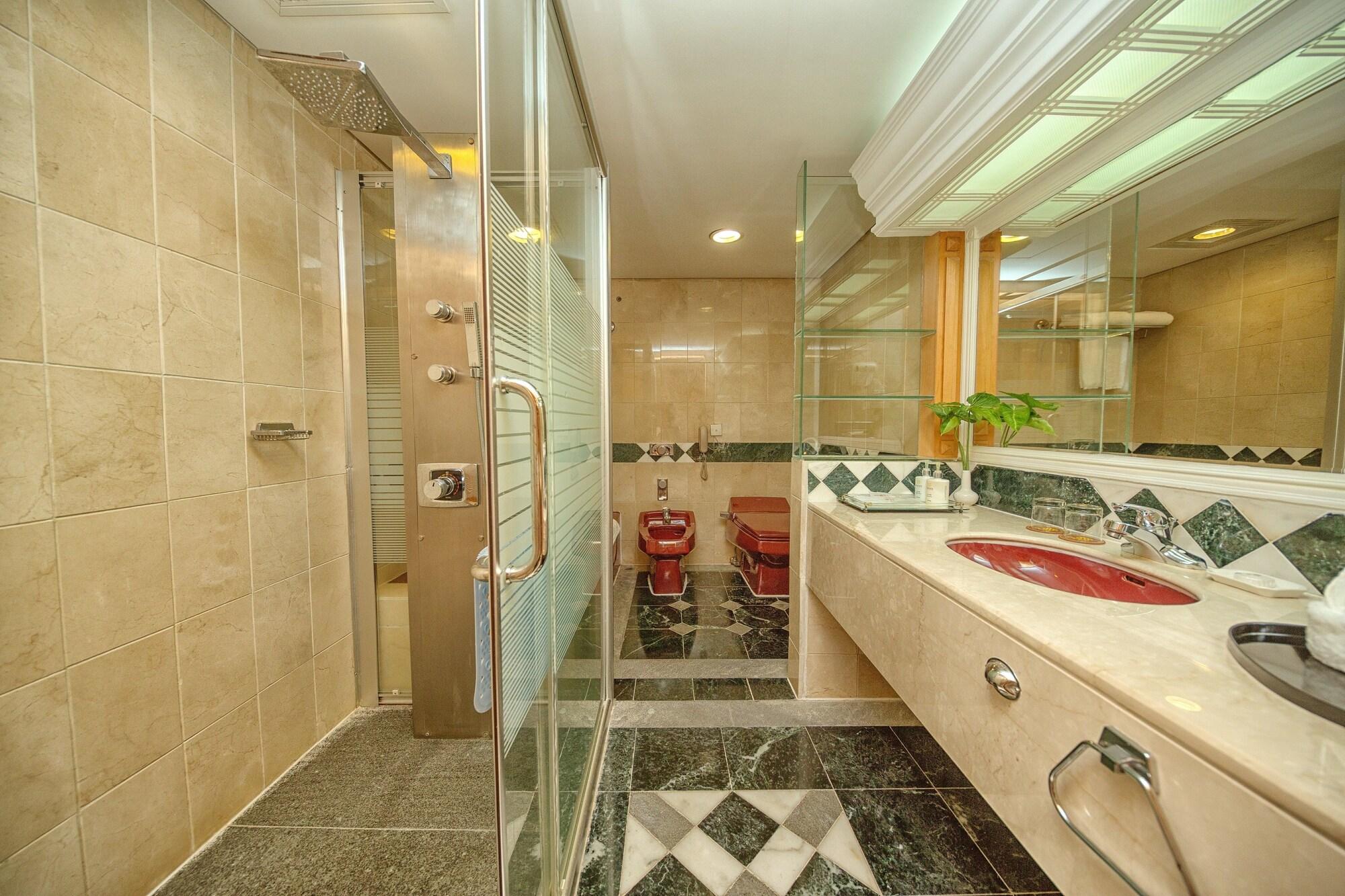 Hotel Silverland Dongguan  Exterior photo