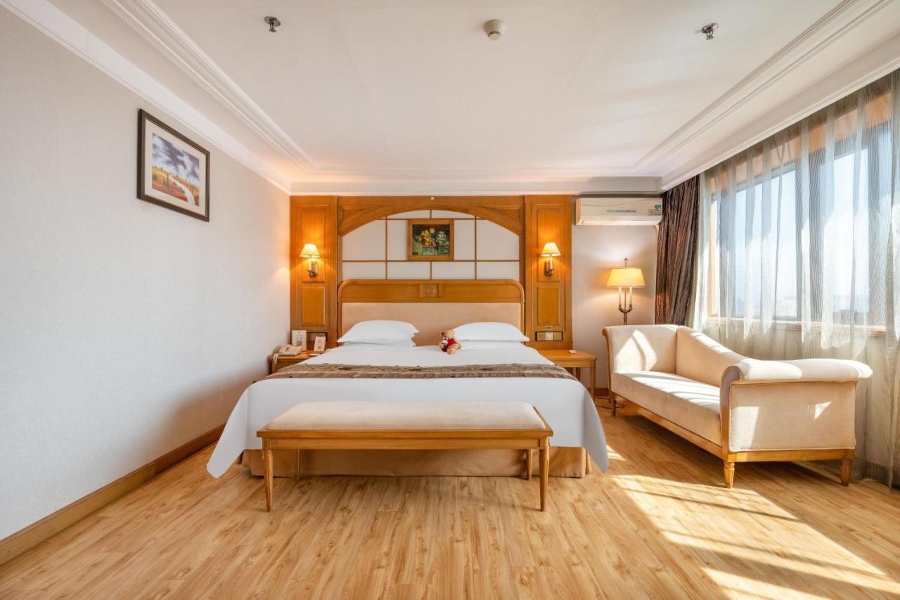 Hotel Silverland Dongguan  Exterior photo