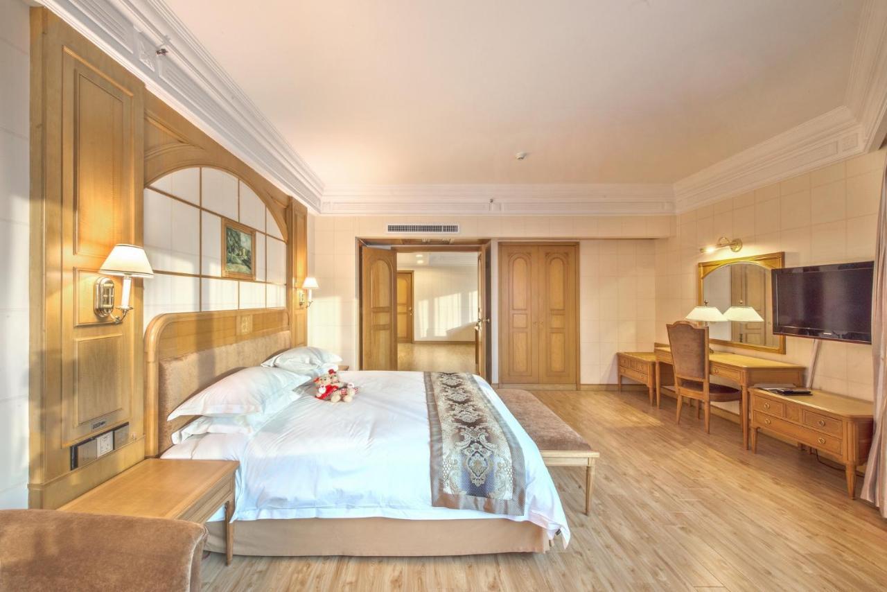 Hotel Silverland Dongguan  Exterior photo