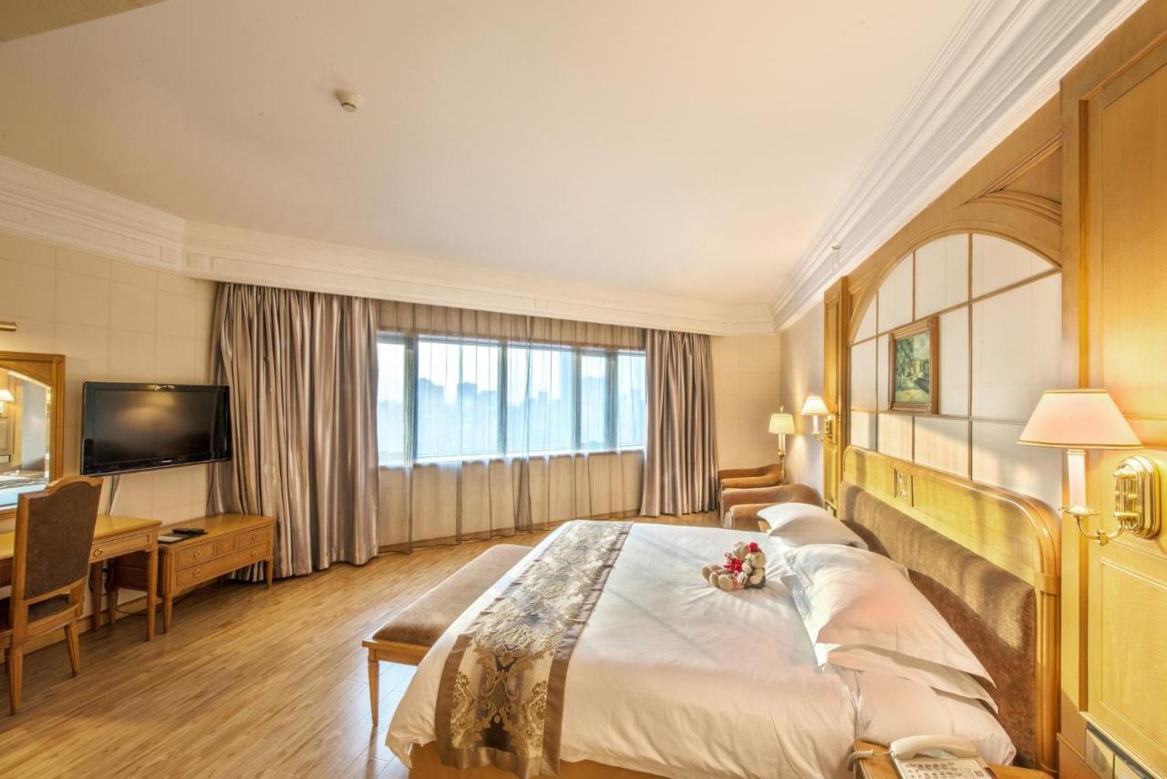 Hotel Silverland Dongguan  Exterior photo