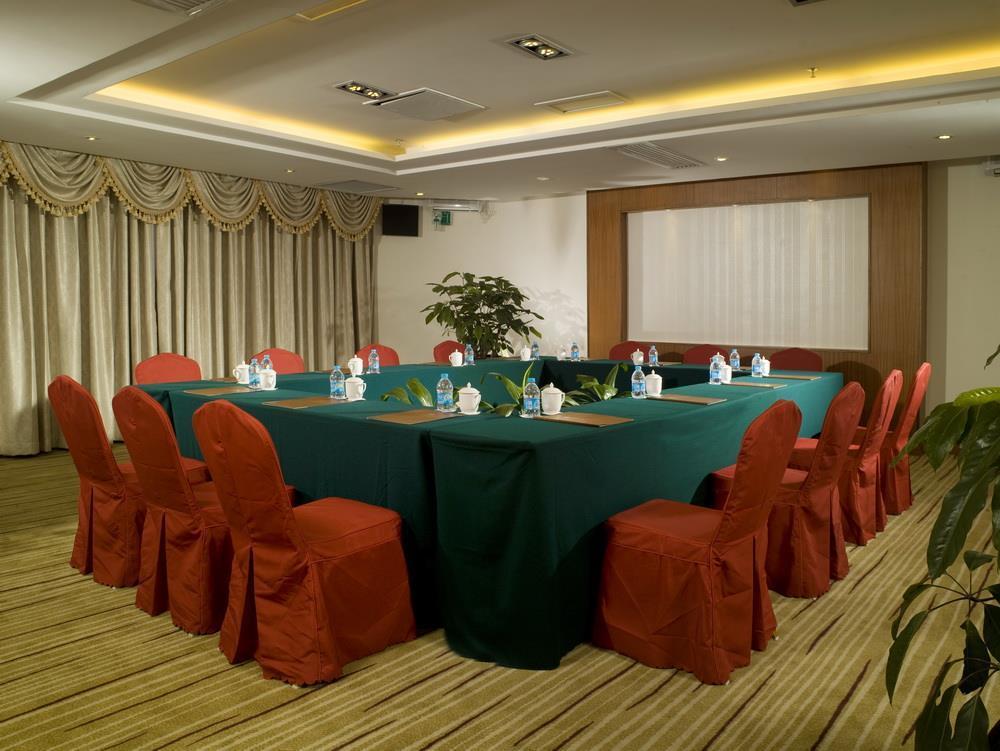 Hotel Silverland Dongguan  Exterior photo